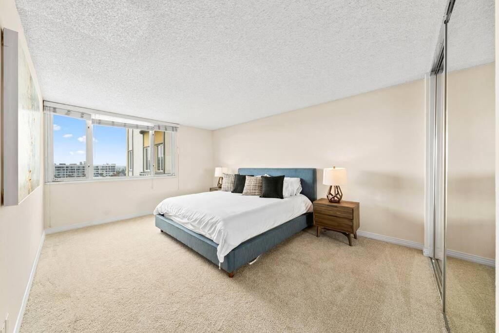 Smoky Quartz -marina View Spacious 3br Near Yacht Club Apartamento Los Angeles